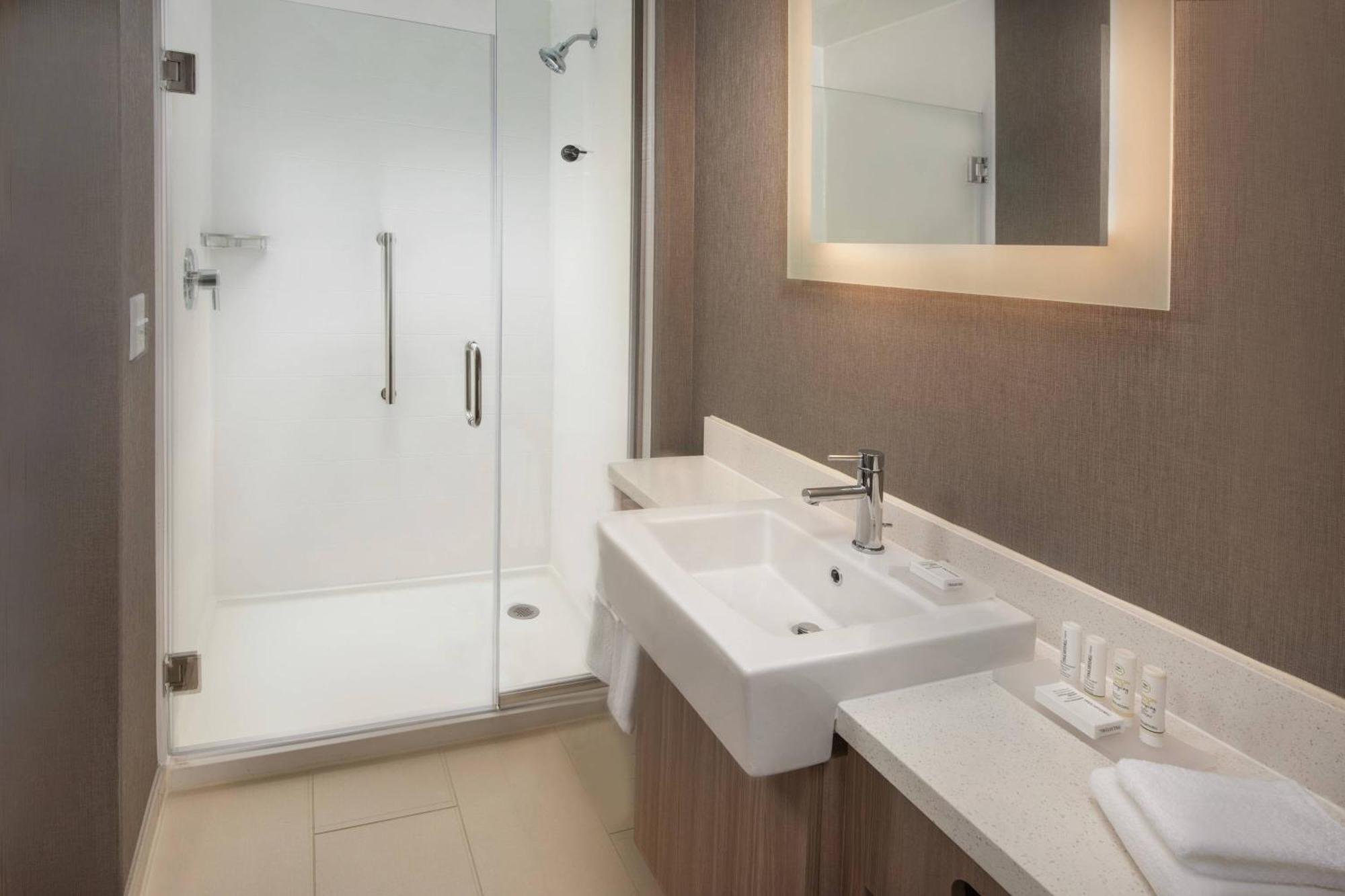 Springhill Suites By Marriott Frederick Exterior foto
